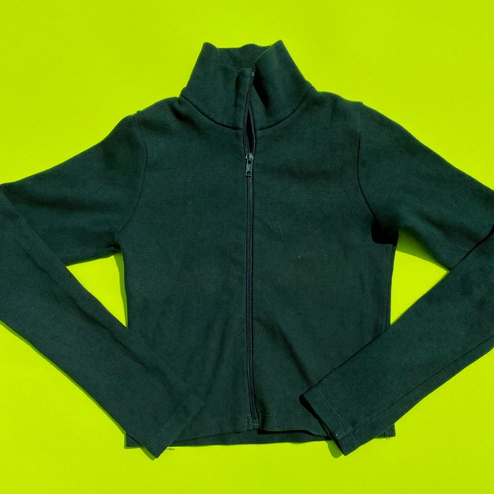 ULTRA RARE BRANDY MELVILLE SWEATER